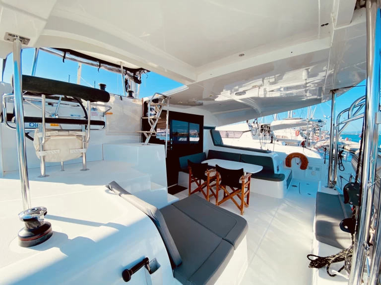 Pronájem lodi Lefkáda lákavé ceny Lagoon 42