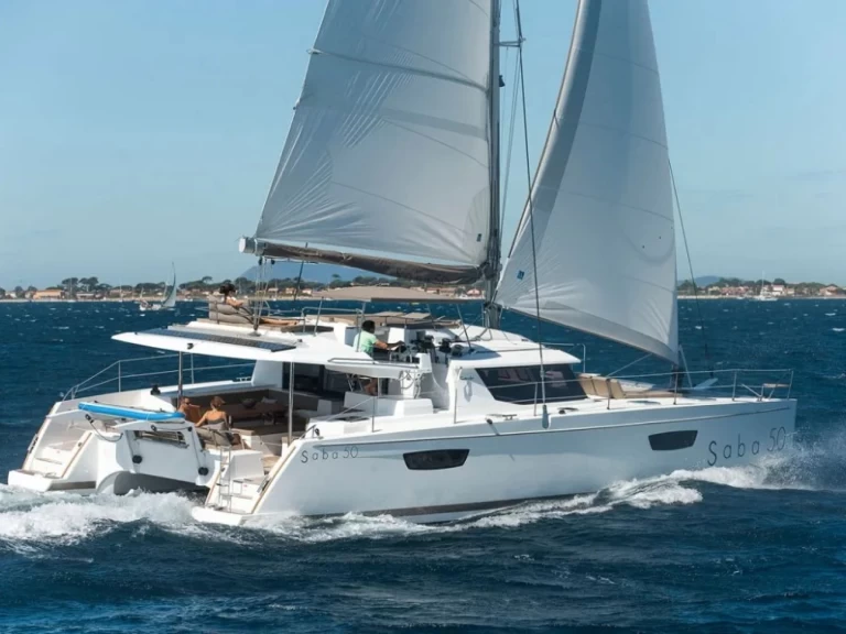 Pronájem Katamarán Fountaine Pajot s licencí