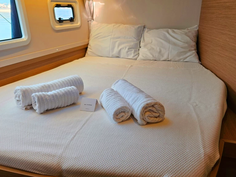 Pronájem Katamarán Lagoon s licencí