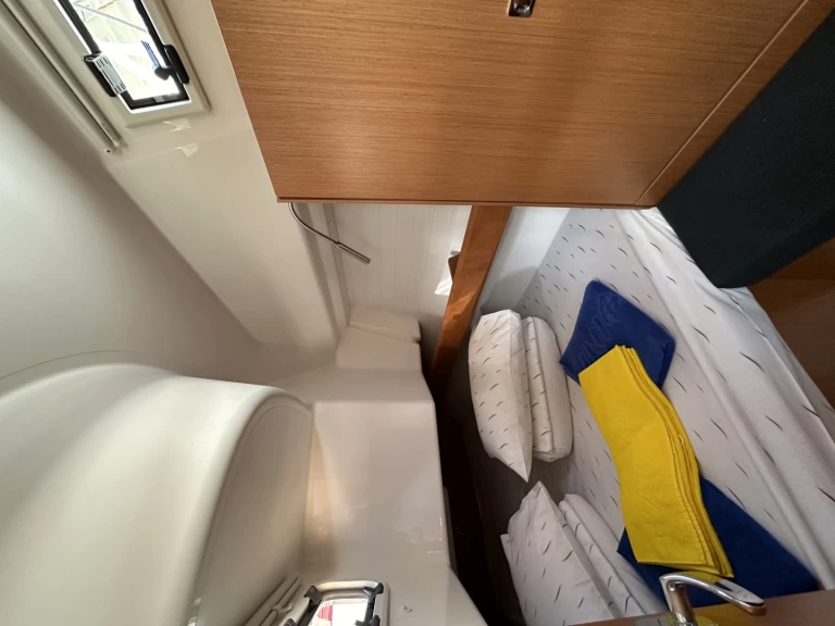 Pronájem lodi Trogir lákavé ceny Cruiser 34