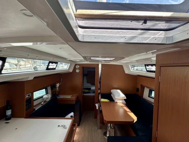 Pronajmout Plachetnice se skipperem či ne Bavaria v Trogir