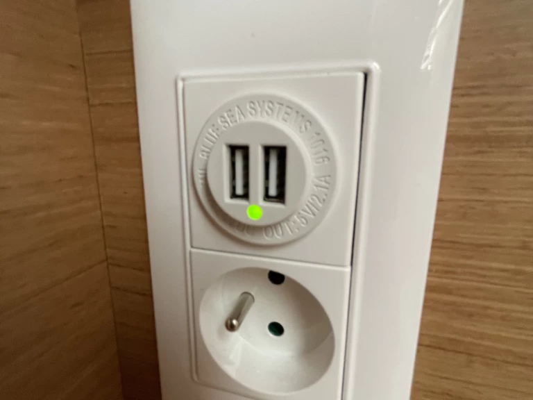 Pronájem Katamarán Excess s licencí