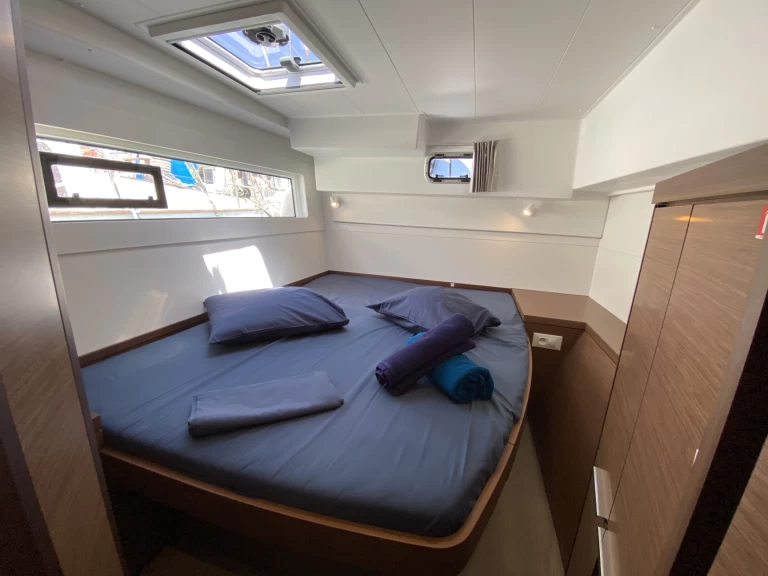 Pronájem lodi Ibiza Town lákavé ceny Lagoon 40