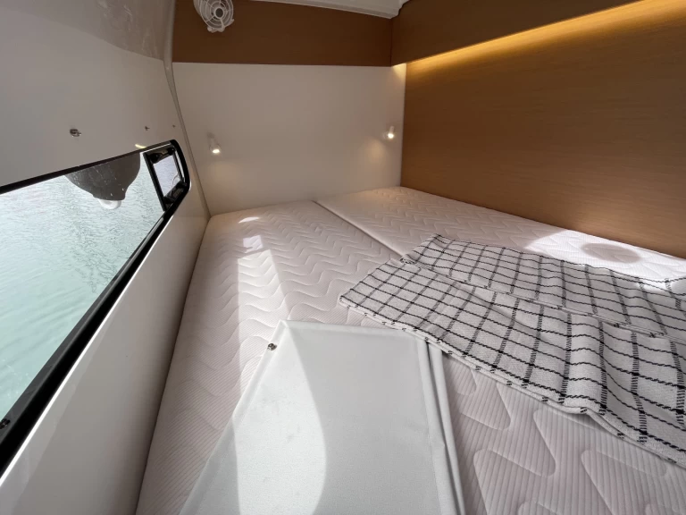 Pronájem lodi Ibiza Town lákavé ceny Excess 11