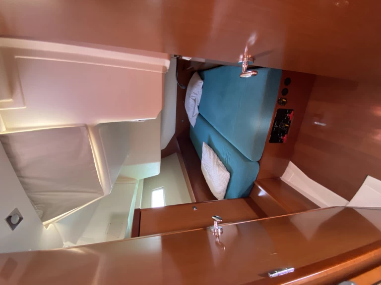 Pronájem Plachetnice Bénéteau s licencí