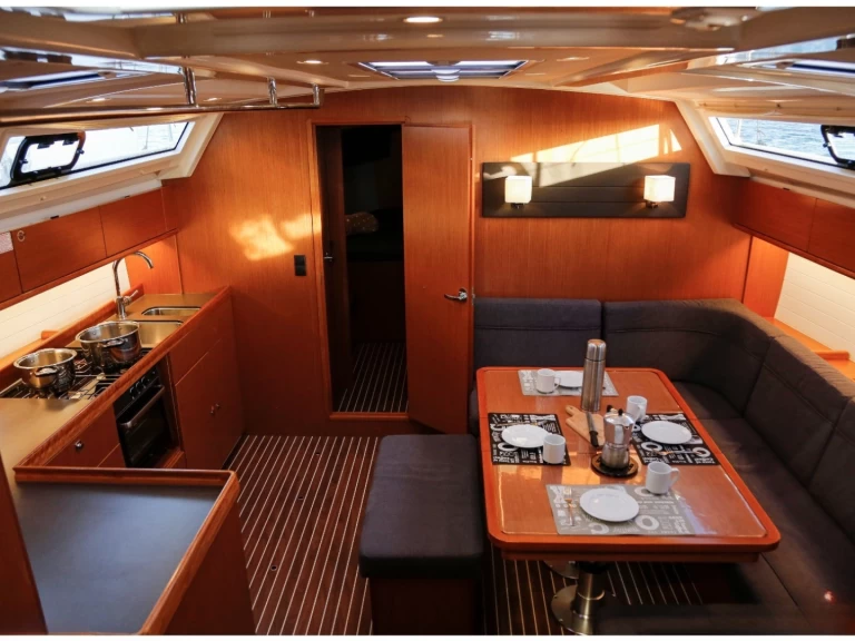 Pronajmout si Bavaria Cruiser 46 v Olbia