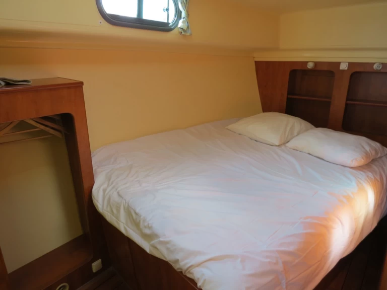 Pronájem lodi Nicols Yacht Premium Family 4-6 p. v Grez-Neuville na Samboatu