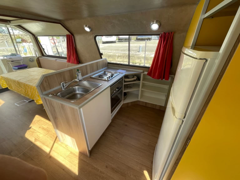 Nicols Yacht Classic Groupe 6-11 p. jednotlivci a charterové společnosti v Sablé-sur-Sarthe