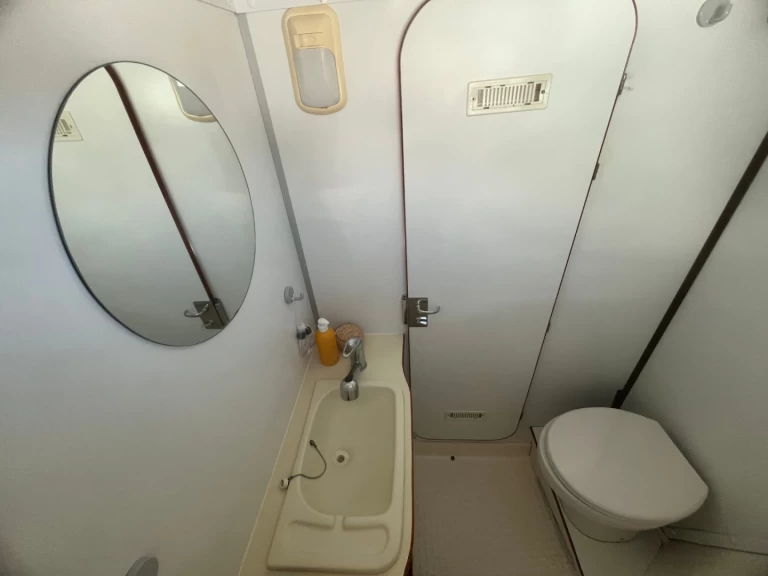 Pronájem Říční loď Nicols Yacht s licencí