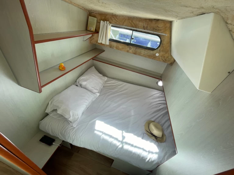 Pronajmout si Nicols Yacht Confort Family 6-10 p. v Grez-Neuville