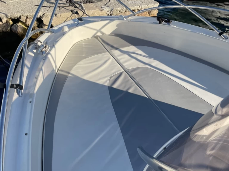 Motorová loď k pronájmu v Rab za nejlepší cenu