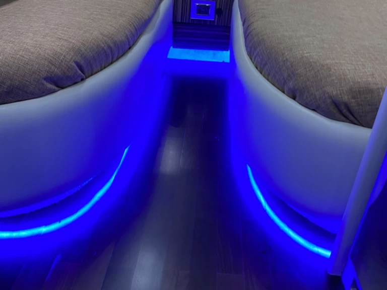 Pronajmout Jachta se skipperem či ne  v Salerno