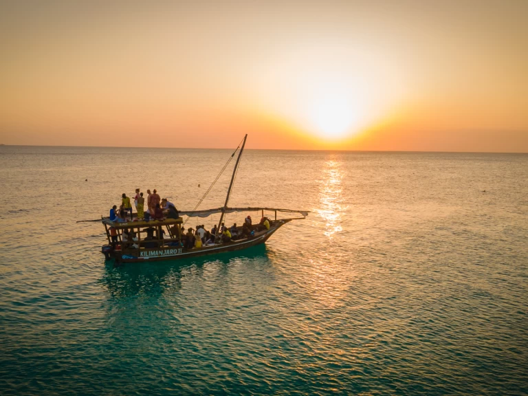 Pronajmout si Custom Made Custom made v Kendwa