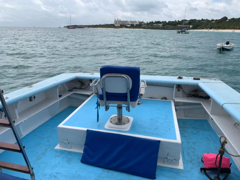 Pronajmout si Custom Made Custom made v Kendwa