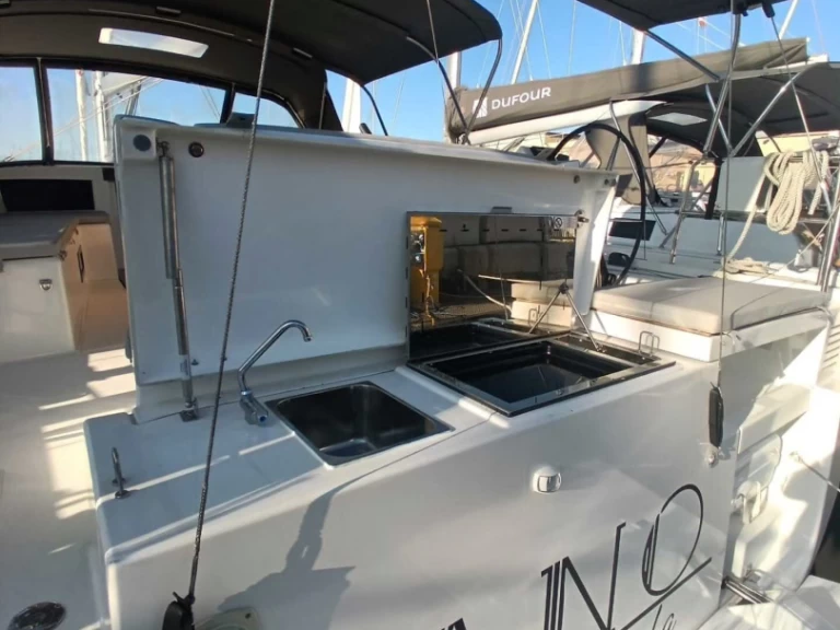 Pronajmout Plachetnice se skipperem či ne Dufour v Cagliari