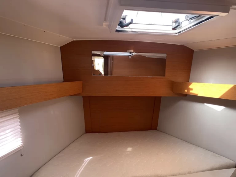 Pronájem lodi Cagliari lákavé ceny Dufour 390