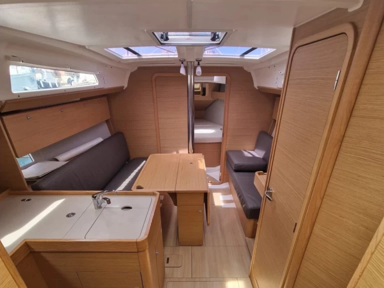 Pronájem jachty v Cagliari -Dufour Dufour 360  na Samboatu