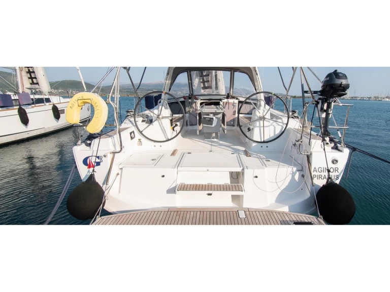 Pronájem lodi Bénéteau Oceanis 41.1 v Nea Peramos na Samboatu