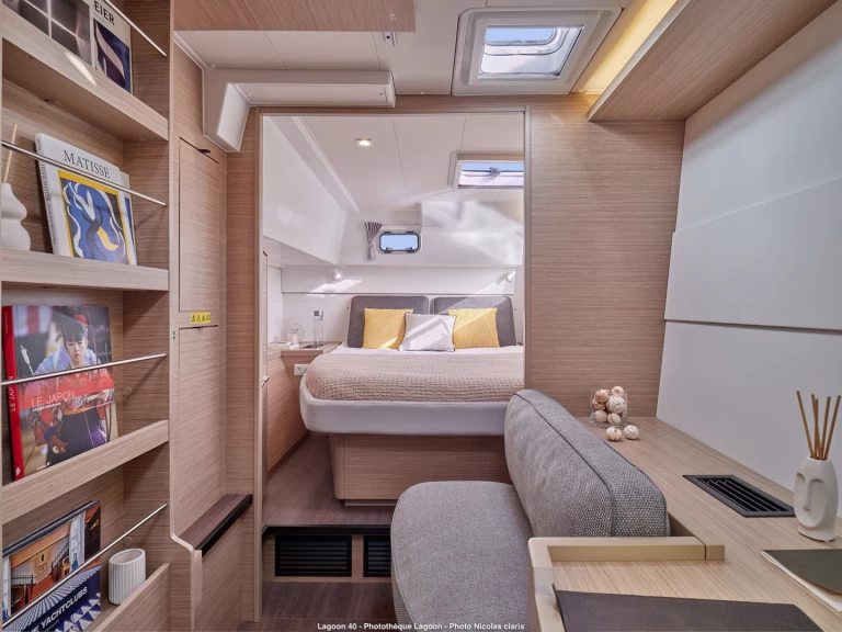 Pronájem Katamarán Lagoon s licencí