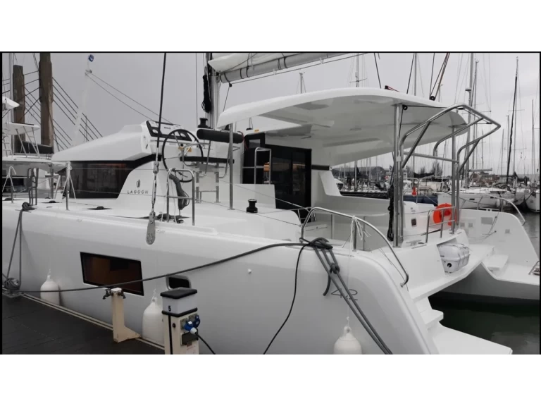 Pronájem Katamarán v Alimos -Lagoon Lagoon 42[G]