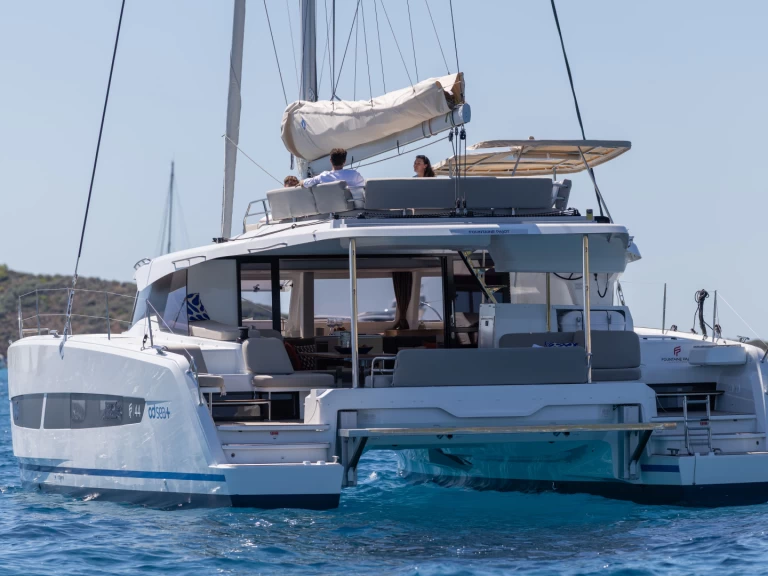 Pronájem lodi Portimão lákavé ceny FP 44