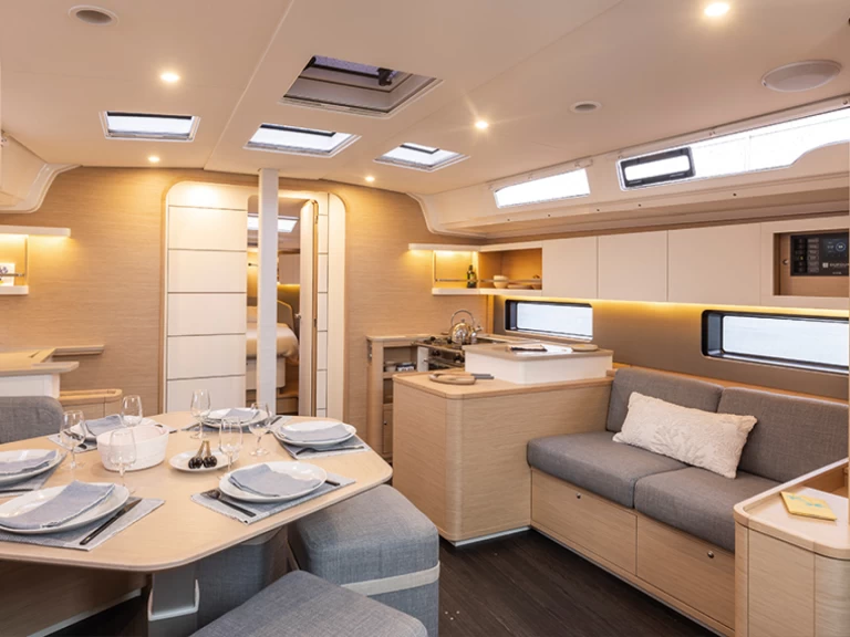 Pronájem lodi Dufour Dufour 44 v Procida na Samboatu