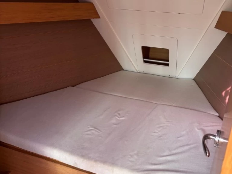 Dufour Dufour 310 Grand Large jednotlivci a charterové společnosti v Palermo