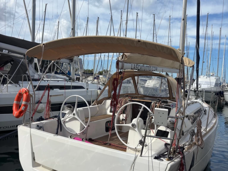 Pronajmout si Dufour Dufour 310 Grand Large v Palermo