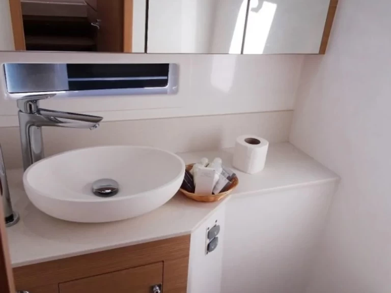 Pronájem lodi Palermo lákavé ceny Dufour 48 CAT