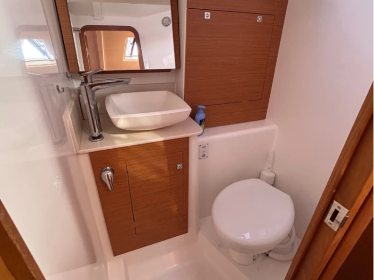 Pronajmout si Dufour Dufour 390 v Palermo