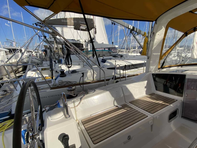 Pronájem lodi Nea Peramos lákavé ceny Oceanis 41.1