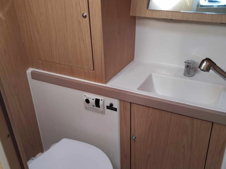 Pronájem lodi Bénéteau Oceanis 41.1 v Nea Peramos na Samboatu