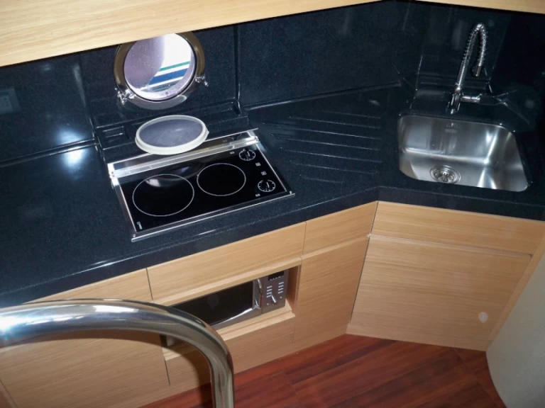 Pronajmout si Azimut Azimut 43 Fly v Donji Seget