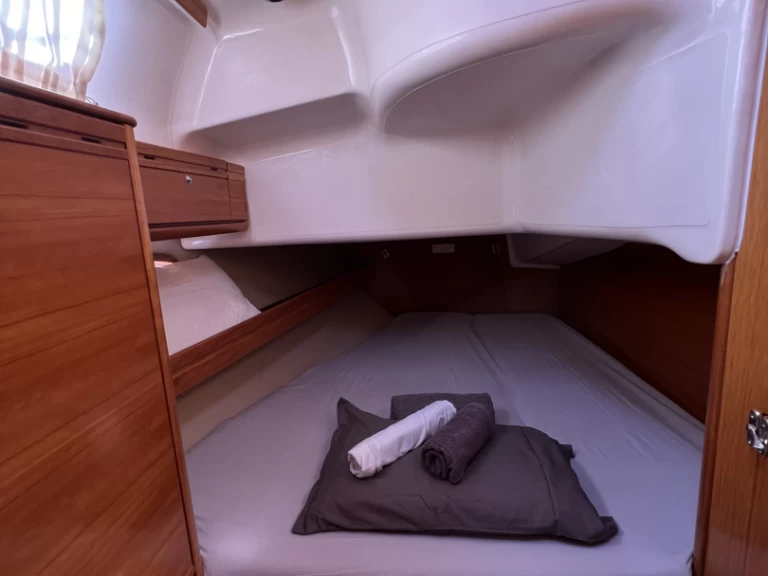 Bavaria Bavaria 39 Cruiser jednotlivci a charterové společnosti v Kavála