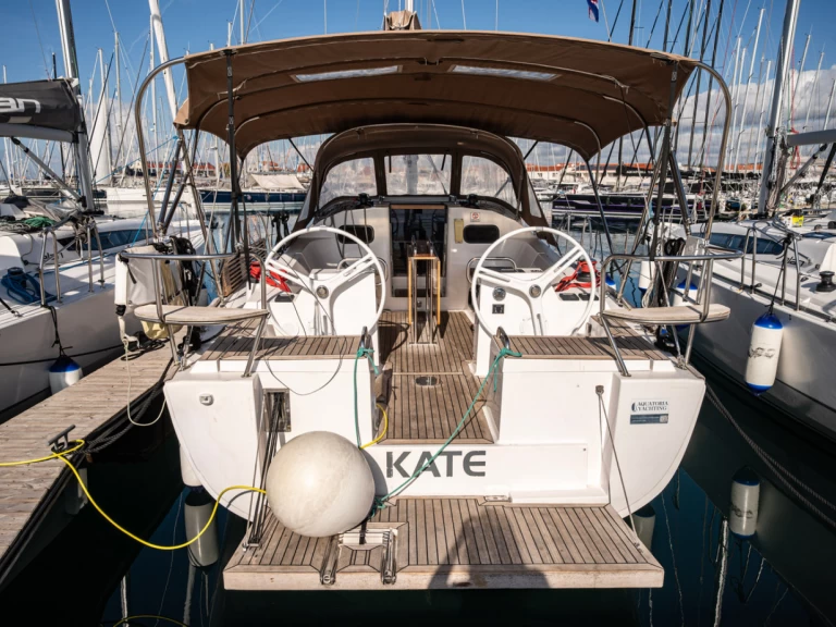 Pronajmout Plachetnice se skipperem či ne Elan v Pirovac