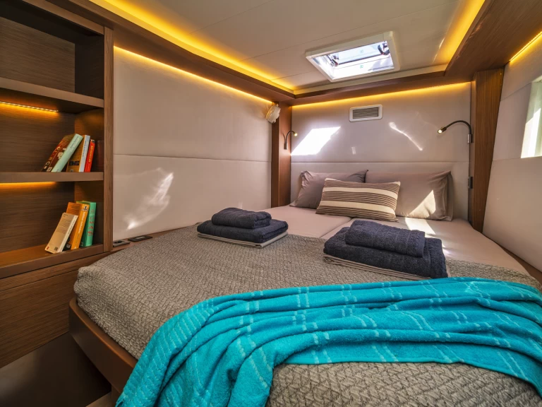 Pronajmout Katamarán se skipperem či ne Lagoon v Alimos