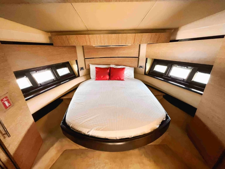 Jachta k pronájmu v Dubai Marina za nejlepší cenu