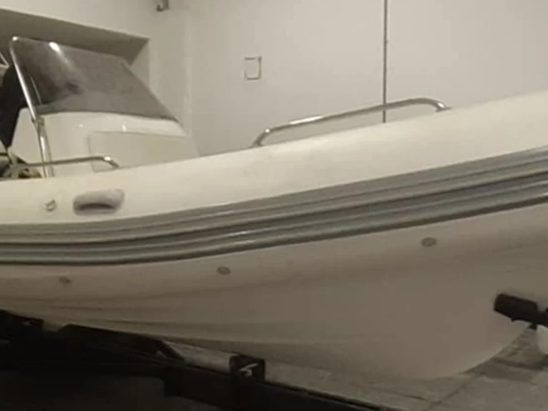 Pronájem Polotuhá loď v Baden -Brig Eagle 650 H