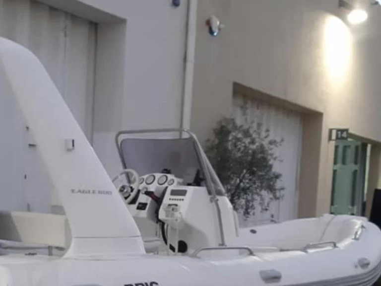 Pronájem lodi Brig Eagle 650 H v Baden na Samboatu