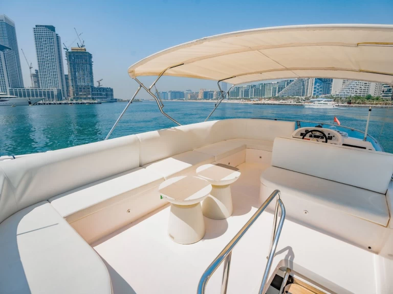 Pronájem Jachta v Dubai Marina -As Marine 53