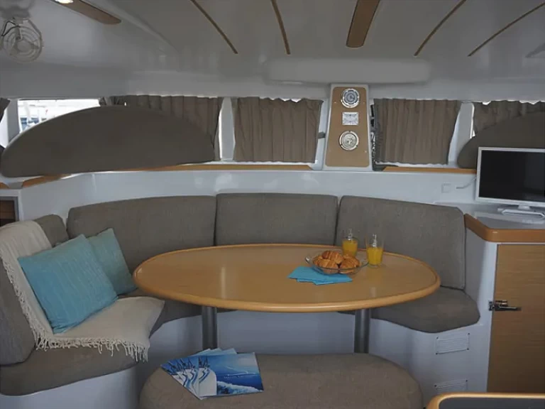 Pronajmout Katamarán se skipperem či ne Lagoon v Gouvia