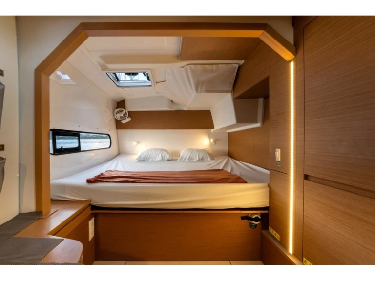 Excess Excess 11 (Owners Version) jednotlivci a charterové společnosti v Papeete