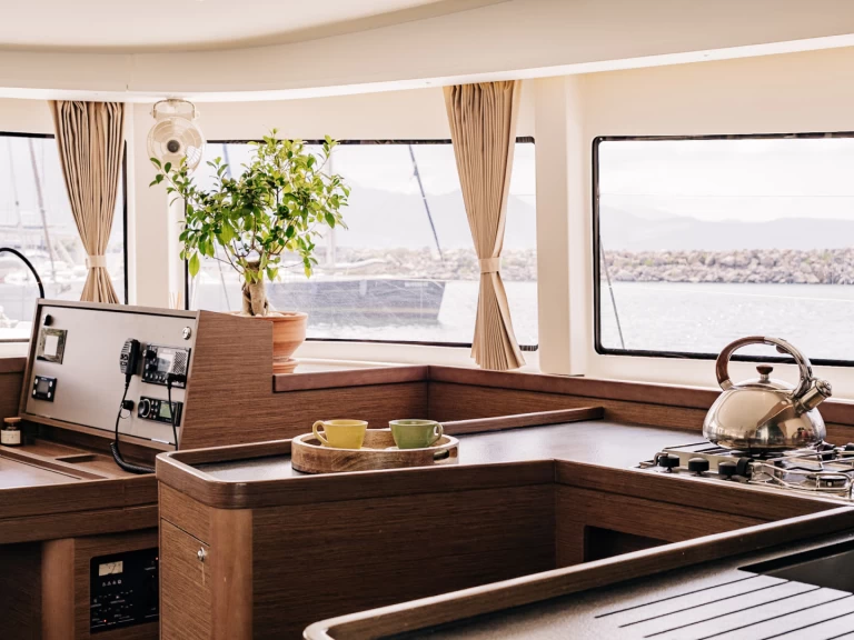 Lagoon Lagoon 42 jednotlivci a charterové společnosti v Kalamata