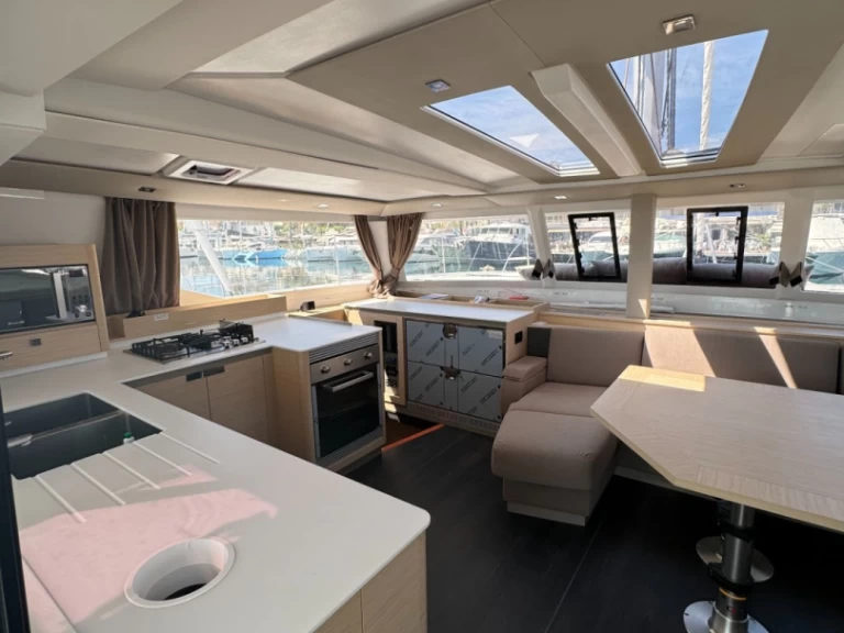 Pronajmout si Fountaine Pajot Tanna 47 v Ajaccio