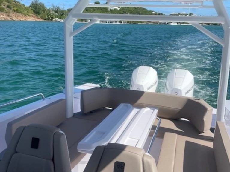 Axopar 29 Sun Top jednotlivci a charterové společnosti v Marigot