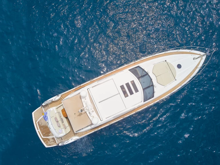 Sunseeker Predator 72 jednotlivci a charterové společnosti v Ibiza Town