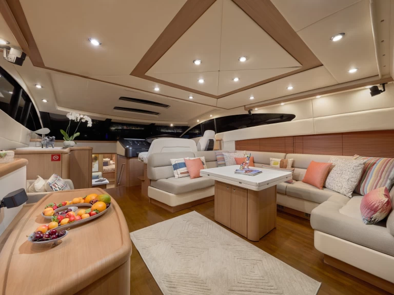 Pronájem lodi Ibiza Town lákavé ceny Predator 72