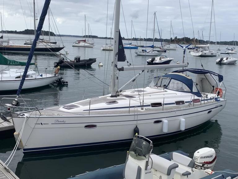 Pronajmout si Bavaria Bavaria 39 Cruiser v Locmiquélic