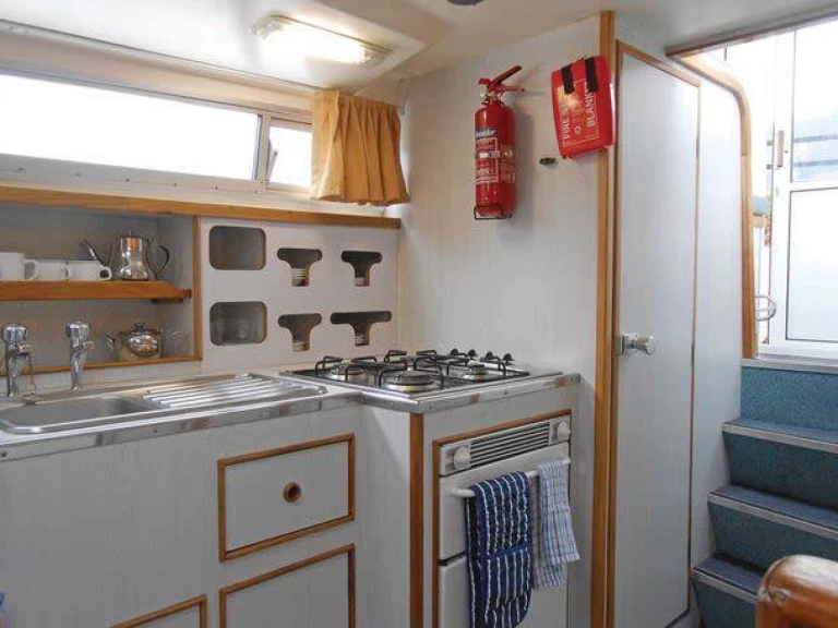 Pronájem jachty v Spean Bridge -Le Boat Kingfisher WHS na Samboatu