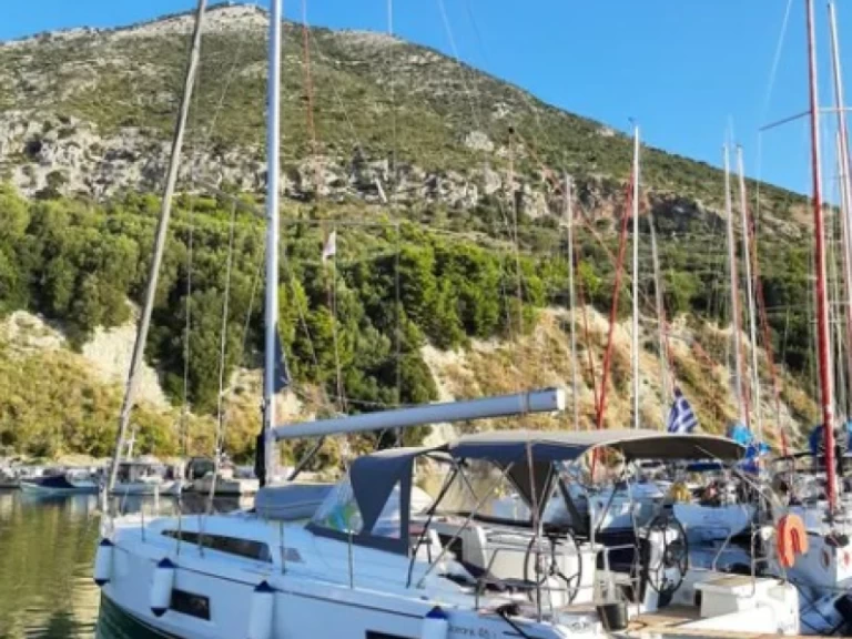 Pronájem Plachetnice Bénéteau s licencí